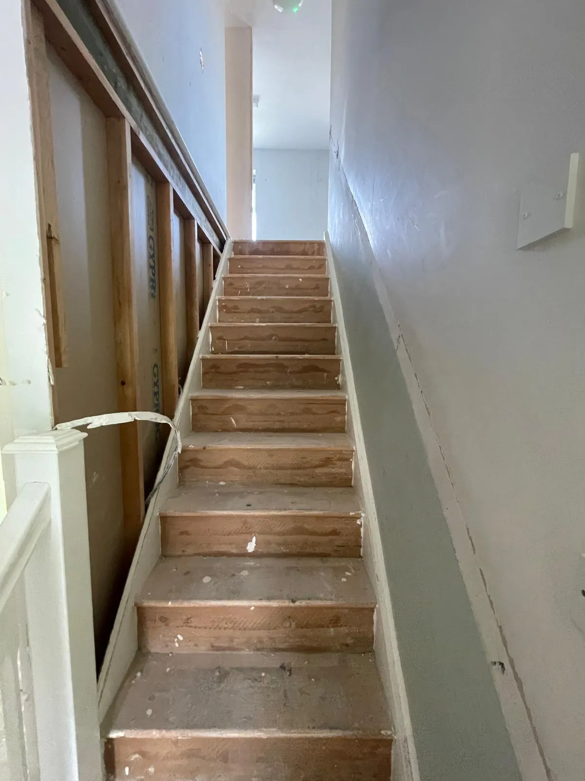 Staircase renovation in Egham before work by Trade Square